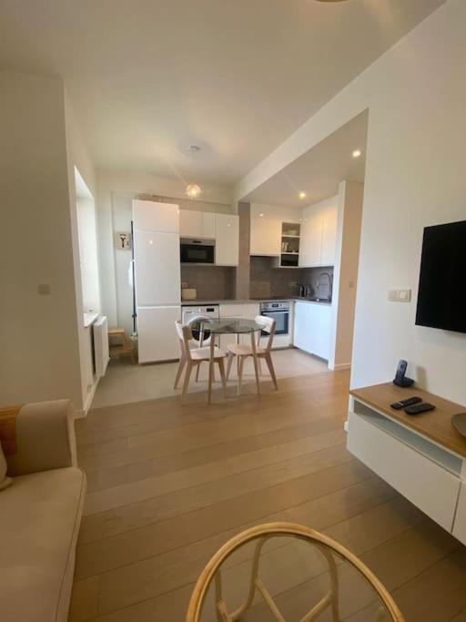 1 Chambre Avec Parking Au Coeur De Bruxelles 2D Dış mekan fotoğraf
